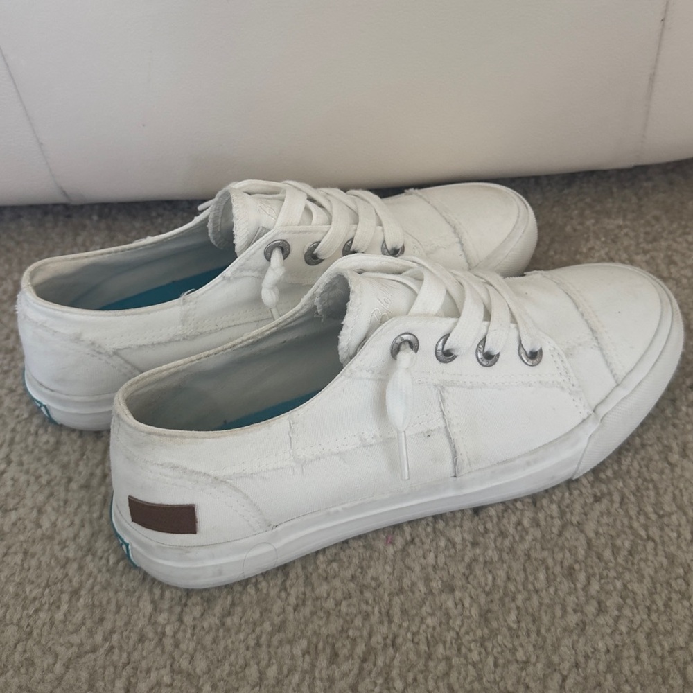 Blowfish Malibu White Canvas Sneakers Size 8 - Picture 2 of 5